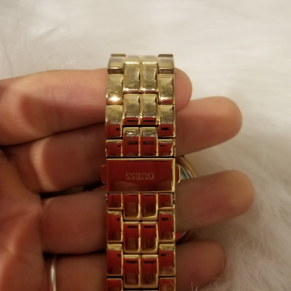 WATCH - Picture 2 of 4